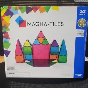 Magna-Tiles 32-Piece Multicolor Building Set